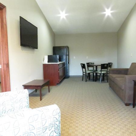 Edgewater Hotel And Suites พุทอินเบย์ ภายนอก รูปภาพ