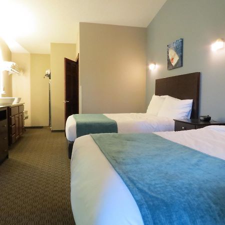 Edgewater Hotel And Suites พุทอินเบย์ ภายนอก รูปภาพ